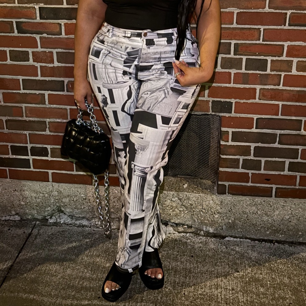 Black and White Graphic Print Pants